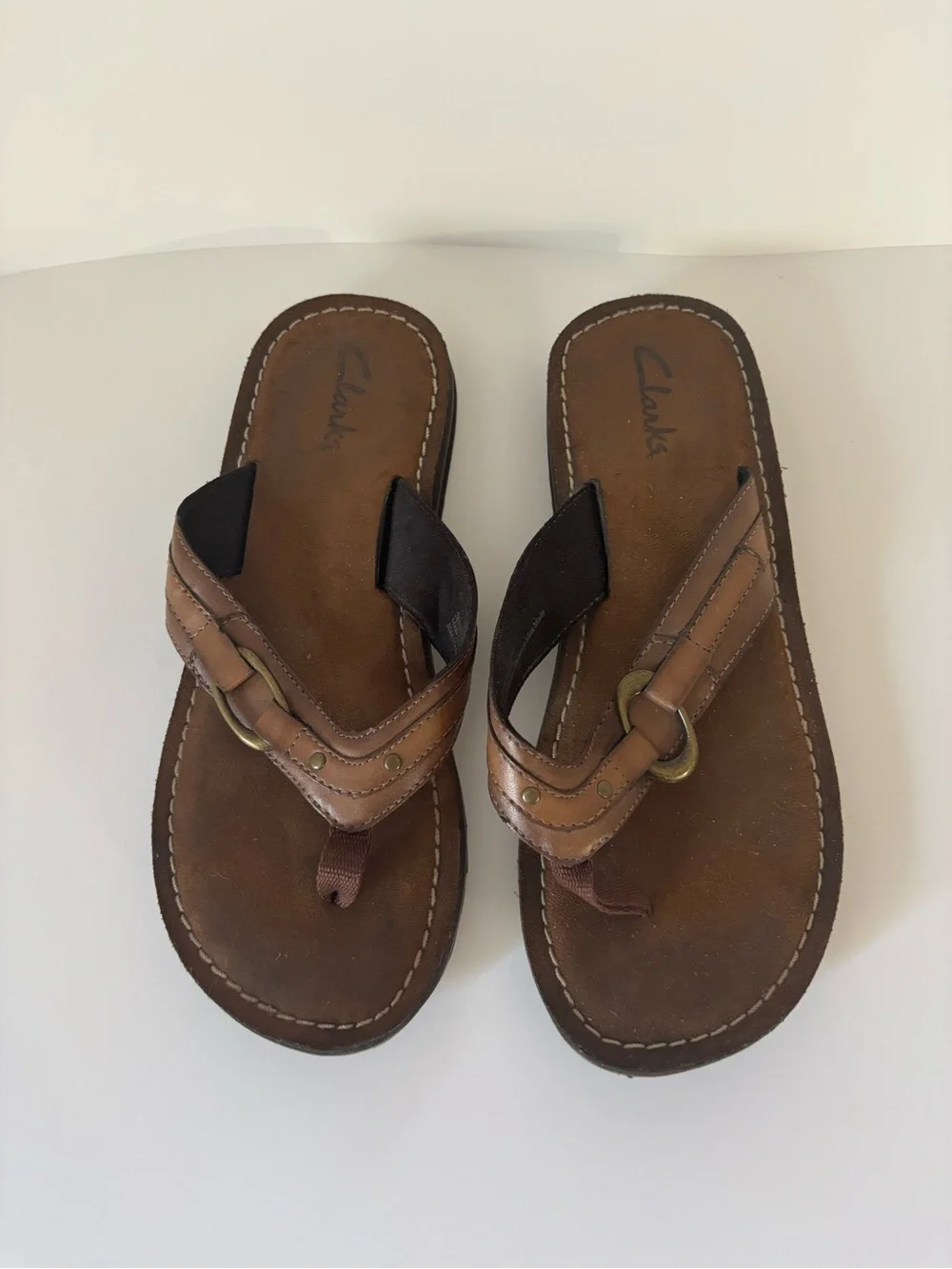 Clarks Women's Brown Leather Thong Sandals with Black Outsole